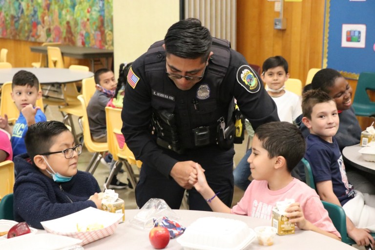 City of Newburgh Policeman Has Lunch with GAMS Students