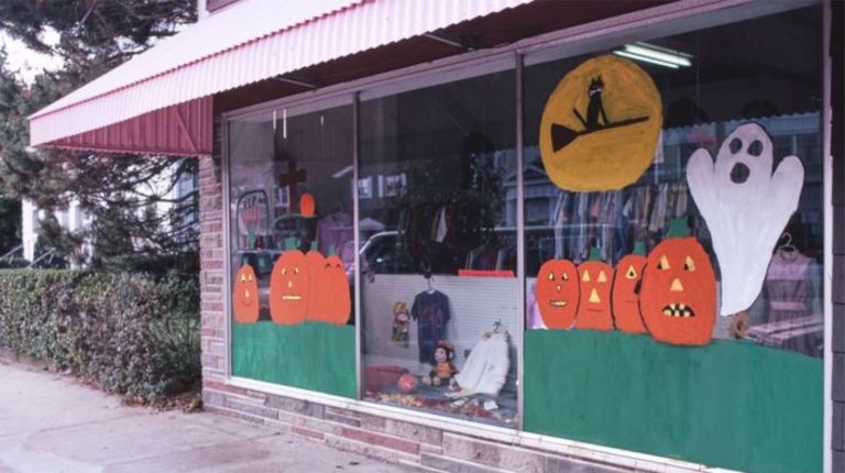 Cornwall Lions to Hold Halloween Window Painting Contest