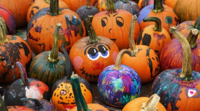 Cornwall Cheerleaders to Hold Halloween Babysitting Night